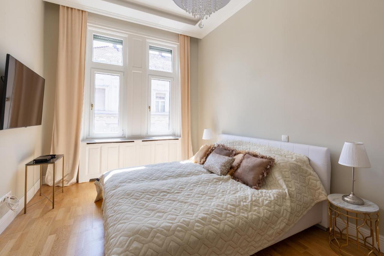 Designer Luxury Home In The Jewish Quarter 布达佩斯 外观 照片