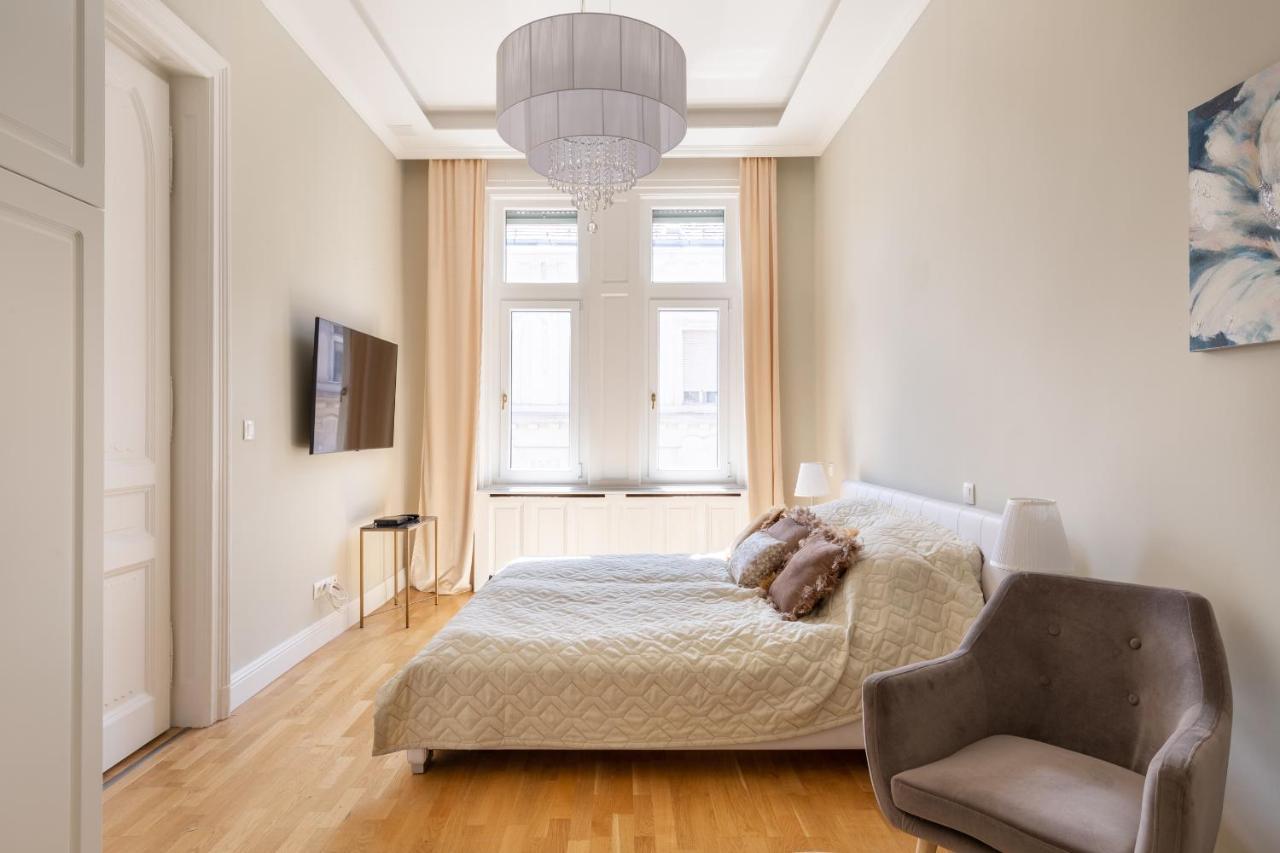 Designer Luxury Home In The Jewish Quarter 布达佩斯 外观 照片